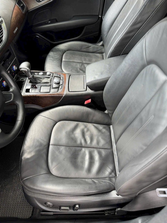 Audi A7 từng đổi được 76 cây vàng nay bán lại chưa được 4 cây, rẻ ngang Vios 'đập hộp' sau 12 năm lăn bánh- Ảnh 8. Audi A7 từng đổi được 76 cây vàng nay bán lại chưa được 4 cây, rẻ ngang Vios 'đập hộp' sau 12 năm lăn bánh- Ảnh 8.