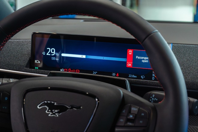 Ford Mustang Mach-E bất ngờ bán chạy hơn cả 'dân chơi' Honda Civic Type R: 'Ngựa hoang điện' đã tìm được chuồng ở Việt Nam?- Ảnh 19.