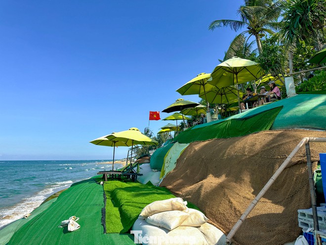 Đà Nẵng: Biển xâm thực, sóng 'ngoạm' bờ uy hiếp từng ngày- Ảnh 11.