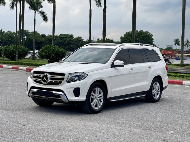 Có 1,5 tỷ, thay vì Everest có thể mua Mercedes-Benz GLS 350d: Được xe Đức sang chảnh nhưng đổi lại đã hết 'nguyên tem' tới 8 năm- Ảnh 2. Có 1,5 tỷ, thay vì Everest có thể mua Mercedes-Benz GLS 350d: Được xe Đức sang chảnh nhưng đổi lại đã hết 'nguyên tem' tới 8 năm- Ảnh 2.