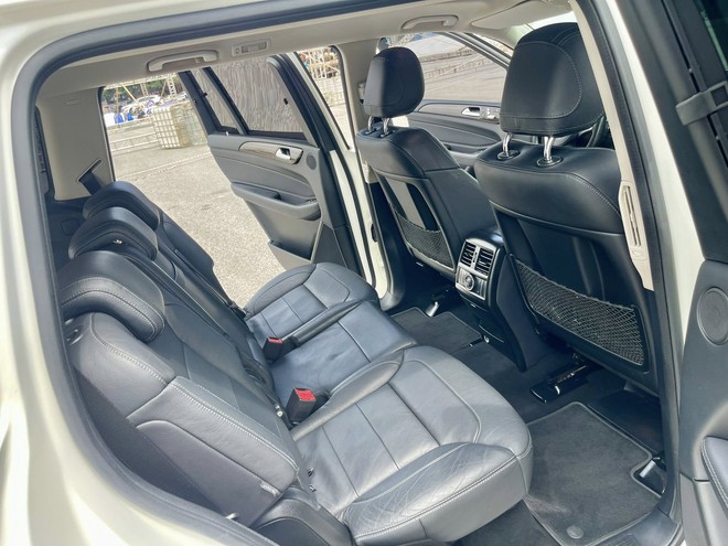 Có 1,5 tỷ, thay vì Everest có thể mua Mercedes-Benz GLS 350d: Được xe Đức sang chảnh nhưng đổi lại đã hết 'nguyên tem' tới 8 năm- Ảnh 8. Có 1,5 tỷ, thay vì Everest có thể mua Mercedes-Benz GLS 350d: Được xe Đức sang chảnh nhưng đổi lại đã hết 'nguyên tem' tới 8 năm- Ảnh 8.