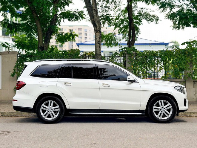 Có 1,5 tỷ, thay vì Everest có thể mua Mercedes-Benz GLS 350d: Được xe Đức sang chảnh nhưng đổi lại đã hết 'nguyên tem' tới 8 năm- Ảnh 4. Có 1,5 tỷ, thay vì Everest có thể mua Mercedes-Benz GLS 350d: Được xe Đức sang chảnh nhưng đổi lại đã hết 'nguyên tem' tới 8 năm- Ảnh 4.