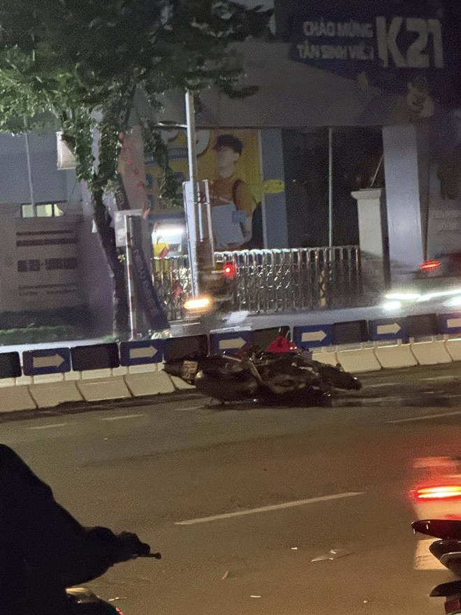 Xe phân khối lớn gây tai nạn ở Hà Nội, nạn nhân đứt lìa bàn chân: Mạnh cỡ nào mà "chỉ nghe gió rít qua"?- Ảnh 2.