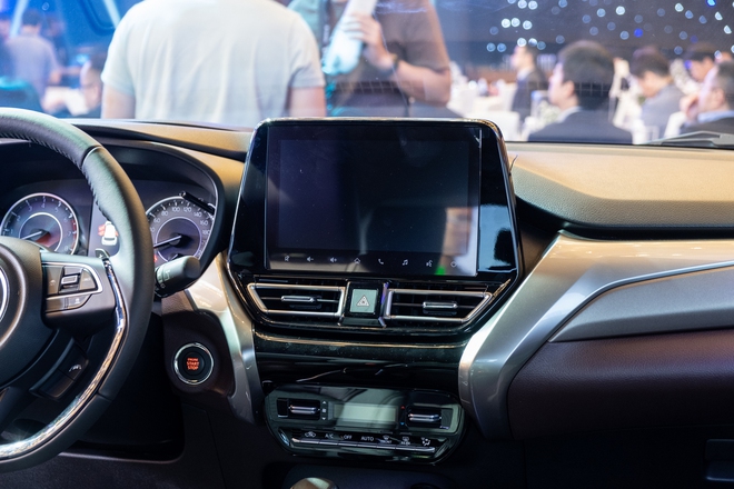 Suzuki Fronx ra mắt Việt Nam: Giá 520-649 triệu đồng, 3 phiên bản, có động cơ hybrid, ADAS, màn hình HUD- Ảnh 9.