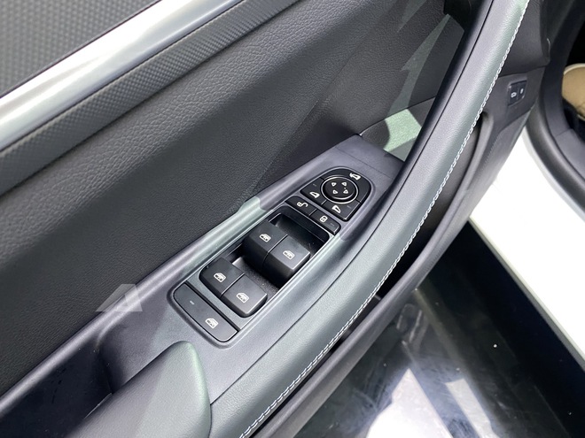 BYD Seal 5 ra mắt Việt Nam: Giá 696 triệu đồng, cùng cỡ Civic, máy hybrid cắm sạc tiêu thụ 3,8 lít/100km- Ảnh 13. BYD Seal 5 ra mắt Việt Nam: Giá 696 triệu đồng, cùng cỡ Civic, máy hybrid cắm sạc tiêu thụ 3,8 lít/100km- Ảnh 13.