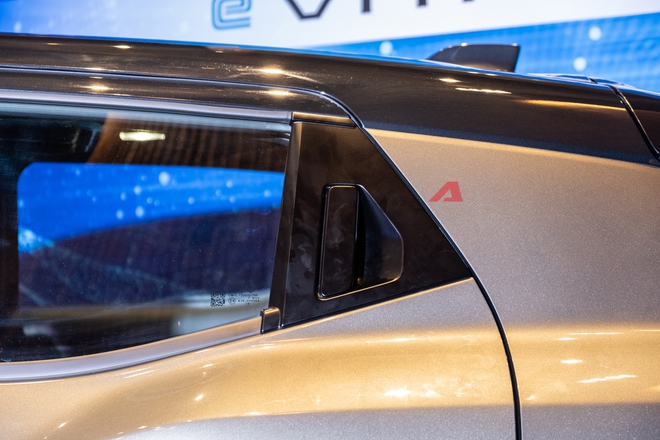 Suzuki eVitara bất ngờ xuất hiện tại Việt Nam: SUV thuần điện ngang cỡ VF 6, đi được tối đa 500km/lần sạc- Ảnh 10.