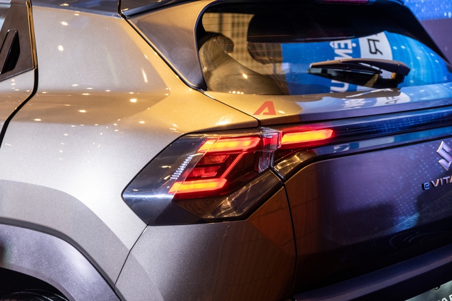 Suzuki eVitara bất ngờ xuất hiện tại Việt Nam: SUV thuần điện ngang cỡ VF 6, đi được tối đa 500km/lần sạc- Ảnh 9.