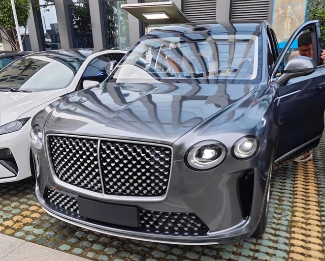 Chiếc xe này trông rất Bentley Bentayga nhưng thực tế là...- Ảnh 6.