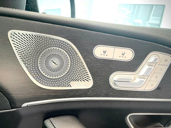 Cận cảnh Mercedes-Benz GLS 450 bản kỷ niệm 30 năm tại Việt Nam: Giới hạn 30 chiếc, giá tăng hơn 300 triệu đồng, ngoại thất khác biệt, thêm tiện nghi hàng ghế 2- Ảnh 13.