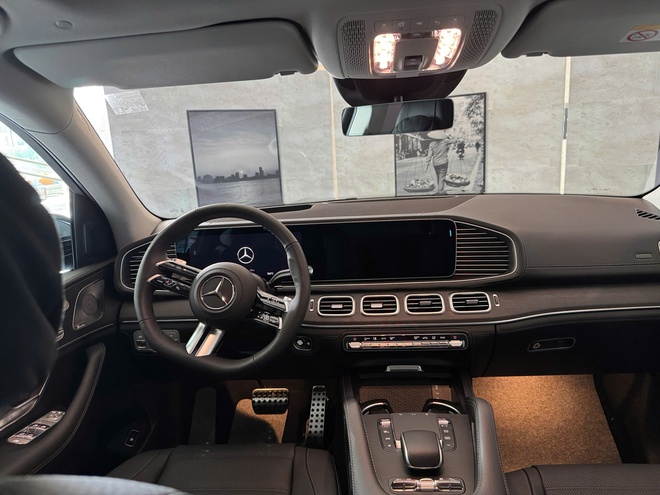 Cận cảnh Mercedes-Benz GLS 450 bản kỷ niệm 30 năm tại Việt Nam: Giới hạn 30 chiếc, giá tăng hơn 300 triệu đồng, ngoại thất khác biệt, thêm tiện nghi hàng ghế 2- Ảnh 10.