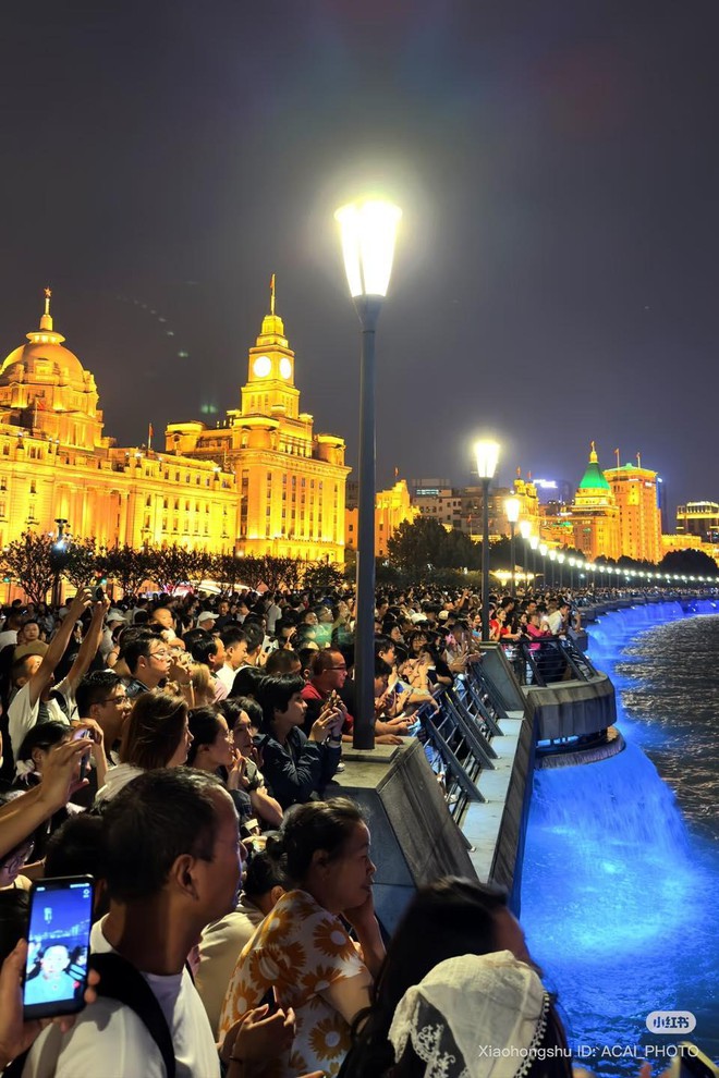 Cảnh tượng tại Tây Hồ ngay lúc này: Nhiều người không tin nổi, nhận xét: "Thật sự không dám tưởng tượng!"- Ảnh 8. Cảnh tượng tại Tây Hồ ngay lúc này: Nhiều người không tin nổi, nhận xét: "Thật sự không dám tưởng tượng!"- Ảnh 8.