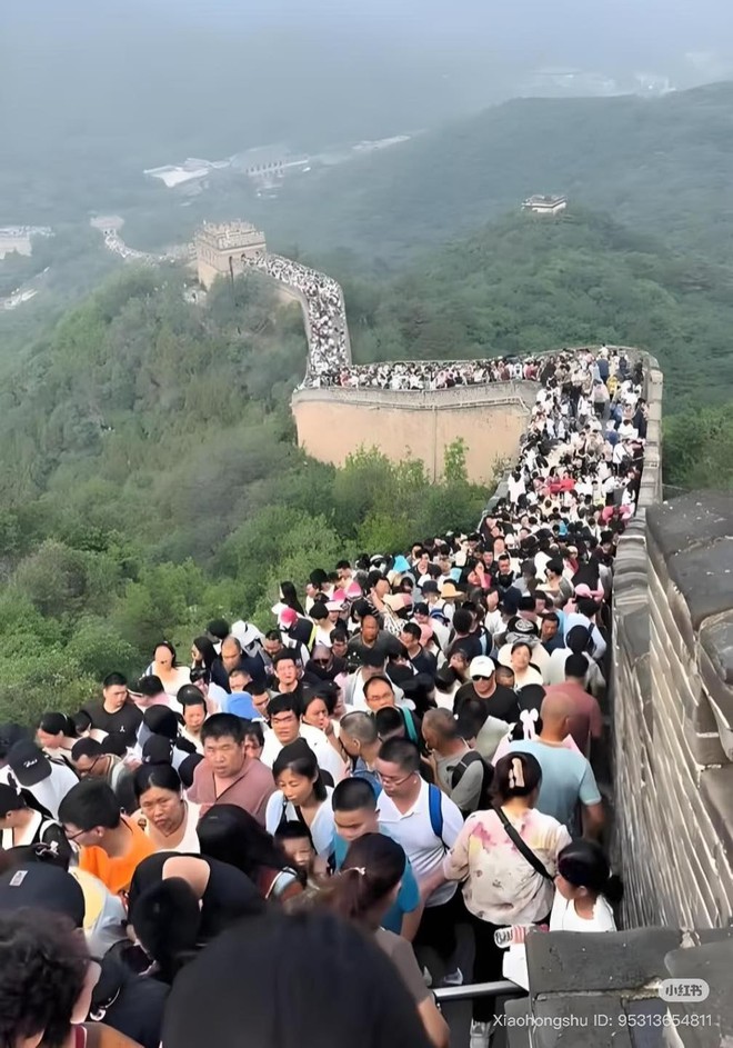 Cảnh tượng tại Tây Hồ ngay lúc này: Nhiều người không tin nổi, nhận xét: "Thật sự không dám tưởng tượng!"- Ảnh 9. Cảnh tượng tại Tây Hồ ngay lúc này: Nhiều người không tin nổi, nhận xét: "Thật sự không dám tưởng tượng!"- Ảnh 9.