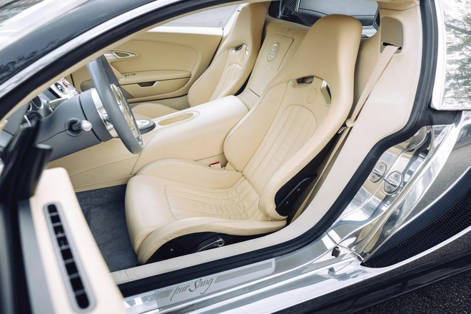 Đỉnh cao như Bugatti Veyron: Xe cũ không màu sơn, đã 18 năm tuổi vẫn có thể bán lại với giá quy đổi 60 tỷ đồng- Ảnh 13. Đỉnh cao như Bugatti Veyron: Xe cũ không màu sơn, đã 18 năm tuổi vẫn có thể bán lại với giá quy đổi 60 tỷ đồng- Ảnh 13.