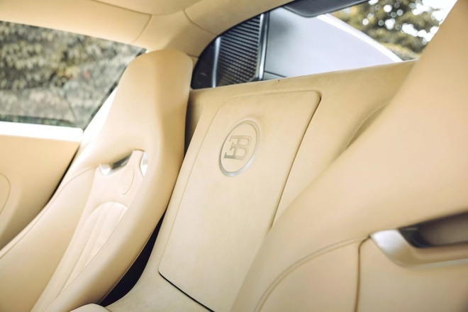 Đỉnh cao như Bugatti Veyron: Xe cũ không màu sơn, đã 18 năm tuổi vẫn có thể bán lại với giá quy đổi 60 tỷ đồng- Ảnh 17. Đỉnh cao như Bugatti Veyron: Xe cũ không màu sơn, đã 18 năm tuổi vẫn có thể bán lại với giá quy đổi 60 tỷ đồng- Ảnh 17.
