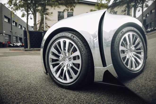 Đỉnh cao như Bugatti Veyron: Xe cũ không màu sơn, đã 18 năm tuổi vẫn có thể bán lại với giá quy đổi 60 tỷ đồng- Ảnh 11. Đỉnh cao như Bugatti Veyron: Xe cũ không màu sơn, đã 18 năm tuổi vẫn có thể bán lại với giá quy đổi 60 tỷ đồng- Ảnh 11.