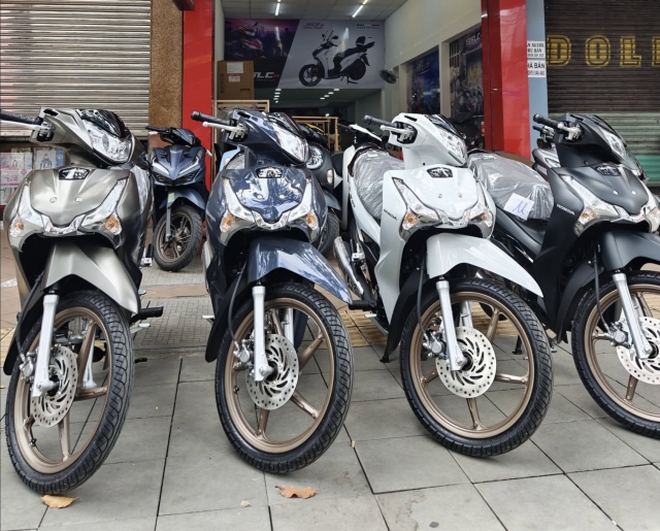 Honda Wave 125 bản mới cực đẹp bất ngờ về đại lý Việt: Xịn hơn Future, siêu tiết kiệm xăng 1,46L/100km- Ảnh 1.
