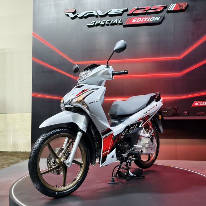 Honda Wave 125 bản mới cực đẹp bất ngờ về đại lý Việt: Xịn hơn Future, siêu tiết kiệm xăng 1,46L/100km- Ảnh 13.