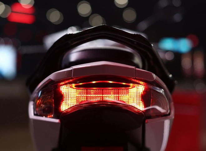 Honda Wave 125 bản mới cực đẹp bất ngờ về đại lý Việt: Xịn hơn Future, siêu tiết kiệm xăng 1,46L/100km- Ảnh 12.