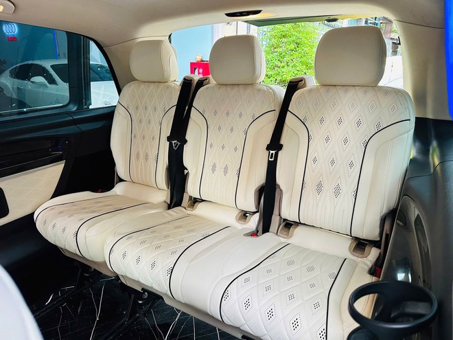 Giá chưa đến 1 tỷ đồng, chiếc Mercedes-Benz này rộng rãi như Carnival, có treo thích ứng nhưng chạy 'không tốn một giọt xăng'- Ảnh 11.