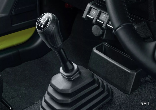 Suzuki Jimny hết thời bị ch&ecirc; 'đắt m&agrave; chẳng c&oacute; g&igrave;': M&agrave;n mượn Swift, bổ sung ADAS- Ảnh 22.