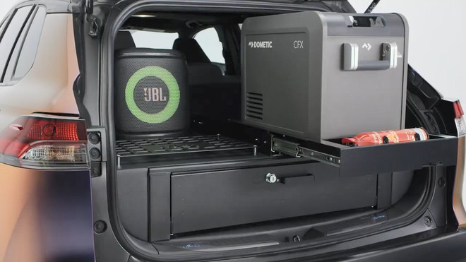 Toyota Corolla Cross bất ngờ thêm bản offroad: Gầm cao, lốp khủng, cốp thiết kế cực lạ, nhưng có chi tiết làm cho đẹp chứ không mấy tác dụng- Ảnh 12. Toyota Corolla Cross bất ngờ thêm bản offroad: Gầm cao, lốp khủng, cốp thiết kế cực lạ, nhưng có chi tiết làm cho đẹp chứ không mấy tác dụng- Ảnh 12.