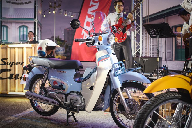 Cận cảnh Honda Super Cub phi&ecirc;n bản giới hạn 500 chiếc vừa tr&igrave;nh l&agrave;ng- Ảnh 2.