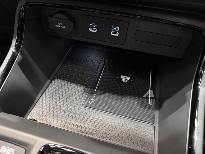 Sang tận Nhật Bản để xem Honda CR-V e:HEV RS Black Edition: Dự kiến ra mắt Việt Nam năm sau, t&acirc;n trang diện mạo, sang số dạng ph&iacute;m bấm, c&oacute; dẫn động 4 b&aacute;nh- Ảnh 15.