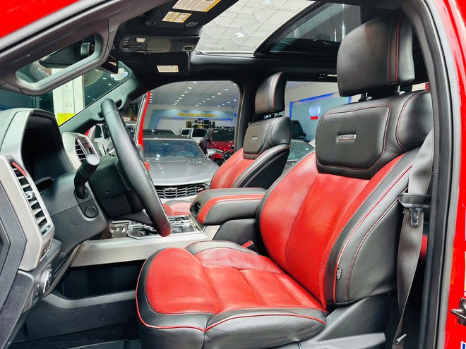 Ford F-150 2014 rao bán gần 1,7 tỷ đồng: Xe 11 năm giá hơn Ranger Raptor đời mới 400 triệu đồng nhưng máy khỏe hơn, nhiều tiện nghi- Ảnh 12.