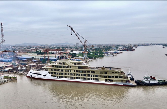 Du thuyền 6 sao mới nhất vừa hạ thủy ở Hạ Long: Được làm bởi người Việt, hoạt động theo mô hình “độc lạ”- Ảnh 4. Du thuyền 6 sao mới nhất vừa hạ thủy ở Hạ Long: Được làm bởi người Việt, hoạt động theo mô hình “độc lạ”- Ảnh 4.