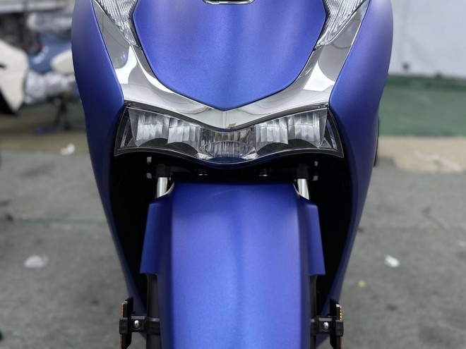 Xe tay ga Honda nhiều người mê vừa về màu mới cực đẹp, đi gần 45km hết 1 lít xăng, phanh ABS trước-sau- Ảnh 4. Xe tay ga Honda nhiều người mê vừa về màu mới cực đẹp, đi gần 45km hết 1 lít xăng, phanh ABS trước-sau- Ảnh 4.