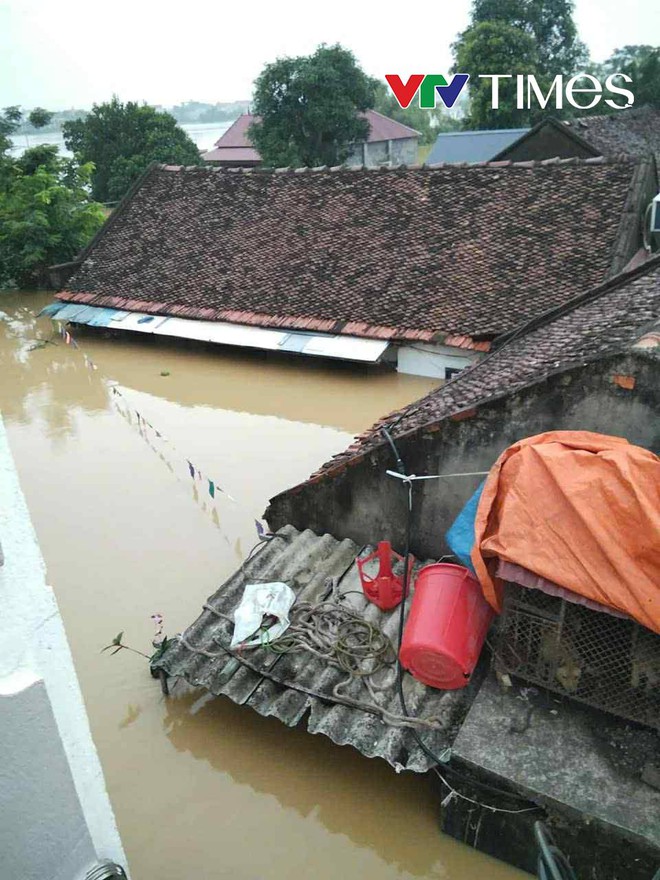 Lũ tràn lên ngập cao tốc Hà Nội - Thái Nguyên; Hà Nội thông báo khẩn cấp di dời dân trong đêm- Ảnh 10. Lũ tràn lên ngập cao tốc Hà Nội - Thái Nguyên; Hà Nội thông báo khẩn cấp di dời dân trong đêm- Ảnh 10.