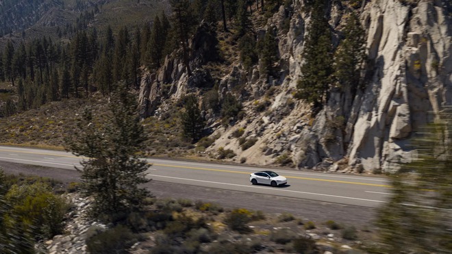 Tesla ra mắt phiên bản giá rẻ cho xe điện Model 3 và Model Y: Giá thấp nhất tương đương 975 triệu, quyết đấu xe Trung Quốc- Ảnh 1. Tesla ra mắt phiên bản giá rẻ cho xe điện Model 3 và Model Y: Giá thấp nhất tương đương 975 triệu, quyết đấu xe Trung Quốc- Ảnh 1.