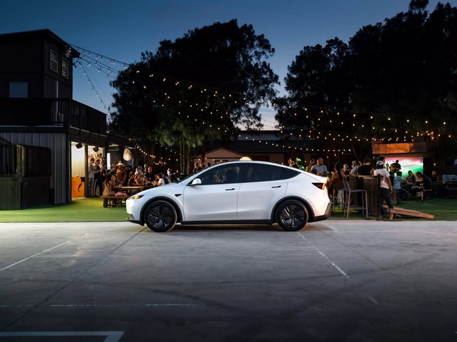 Tesla ra mắt phiên bản giá rẻ cho xe điện Model 3 và Model Y: Giá thấp nhất tương đương 975 triệu, quyết đấu xe Trung Quốc- Ảnh 2. Tesla ra mắt phiên bản giá rẻ cho xe điện Model 3 và Model Y: Giá thấp nhất tương đương 975 triệu, quyết đấu xe Trung Quốc- Ảnh 2.