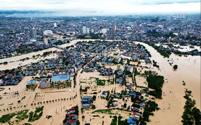 Hình ảnh ngập lụt lịch sử ở Thái Nguyên ngày 9/10. Ảnh: Báo Thái Nguyên