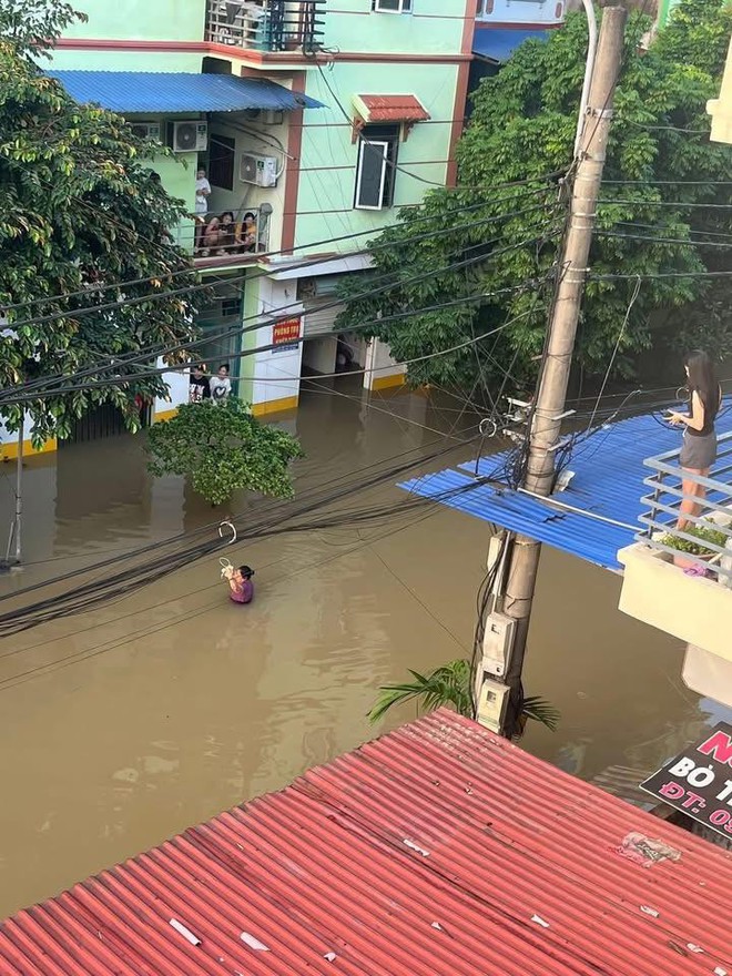 Lũ tràn lên ngập cao tốc Hà Nội - Thái Nguyên; Hà Nội thông báo khẩn cấp di dời dân trong đêm- Ảnh 23. Lũ tràn lên ngập cao tốc Hà Nội - Thái Nguyên; Hà Nội thông báo khẩn cấp di dời dân trong đêm- Ảnh 23.