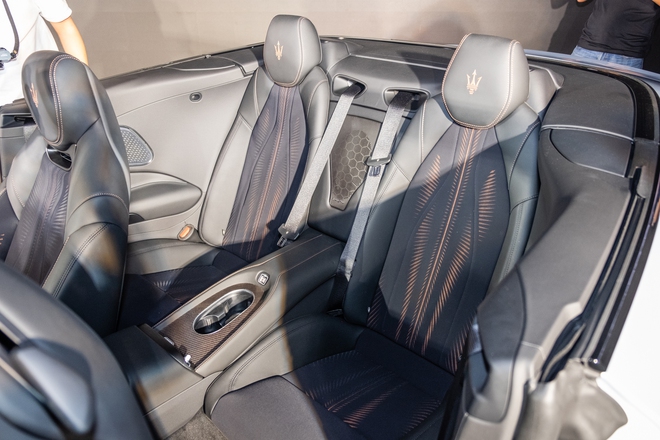 Maserati Grecale, GranCabrio bản điện ra mắt Việt Nam: Giá từ gần 5,5 tỷ đến hơn 13,3 tỷ đồng, mạnh ngang siêu xe, chạy tới 500km/sạc- Ảnh 25. Maserati Grecale, GranCabrio bản điện ra mắt Việt Nam: Giá từ gần 5,5 tỷ đến hơn 13,3 tỷ đồng, mạnh ngang siêu xe, chạy tới 500km/sạc- Ảnh 25.