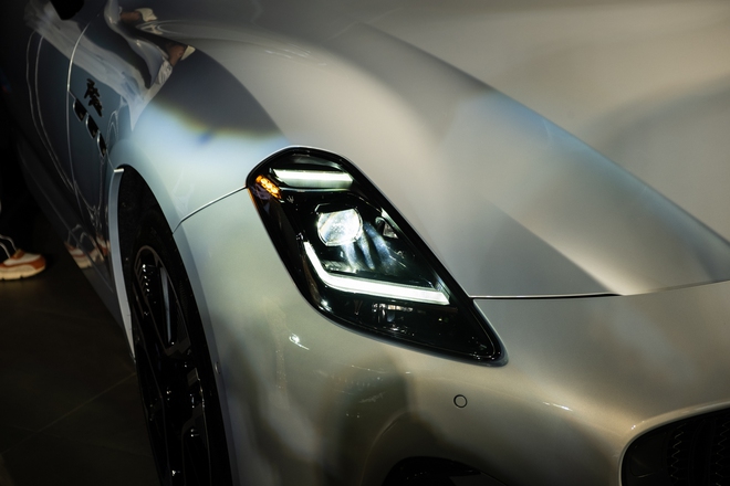 Maserati Grecale, GranCabrio bản điện ra mắt Việt Nam: Giá từ gần 5,5 tỷ đến hơn 13,3 tỷ đồng, mạnh ngang siêu xe, chạy tới 500km/sạc- Ảnh 21. Maserati Grecale, GranCabrio bản điện ra mắt Việt Nam: Giá từ gần 5,5 tỷ đến hơn 13,3 tỷ đồng, mạnh ngang siêu xe, chạy tới 500km/sạc- Ảnh 21.