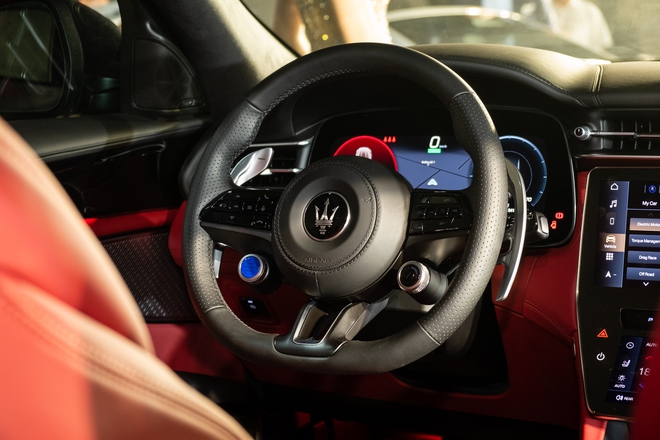 Maserati Grecale, GranCabrio bản điện ra mắt Việt Nam: Giá từ gần 5,5 tỷ đến hơn 13,3 tỷ đồng, mạnh ngang siêu xe, chạy tới 500km/sạc- Ảnh 16. Maserati Grecale, GranCabrio bản điện ra mắt Việt Nam: Giá từ gần 5,5 tỷ đến hơn 13,3 tỷ đồng, mạnh ngang siêu xe, chạy tới 500km/sạc- Ảnh 16.