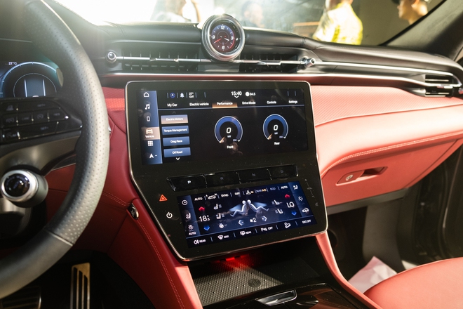 Maserati Grecale, GranCabrio bản điện ra mắt Việt Nam: Giá từ gần 5,5 tỷ đến hơn 13,3 tỷ đồng, mạnh ngang siêu xe, chạy tới 500km/sạc- Ảnh 18. Maserati Grecale, GranCabrio bản điện ra mắt Việt Nam: Giá từ gần 5,5 tỷ đến hơn 13,3 tỷ đồng, mạnh ngang siêu xe, chạy tới 500km/sạc- Ảnh 18.