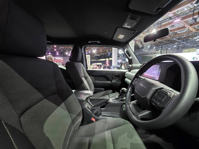 Toyota Việt Nam hé lộ thời điểm mở bán Land Cruiser FJ- Ảnh 6.