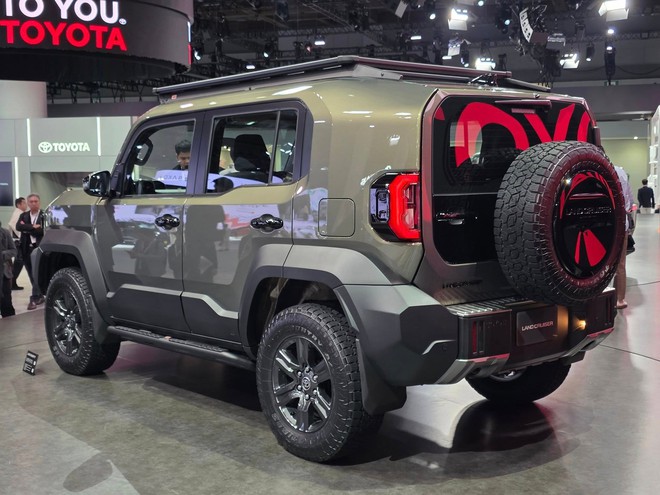 Toyota Việt Nam hé lộ thời điểm mở bán Land Cruiser FJ- Ảnh 2.