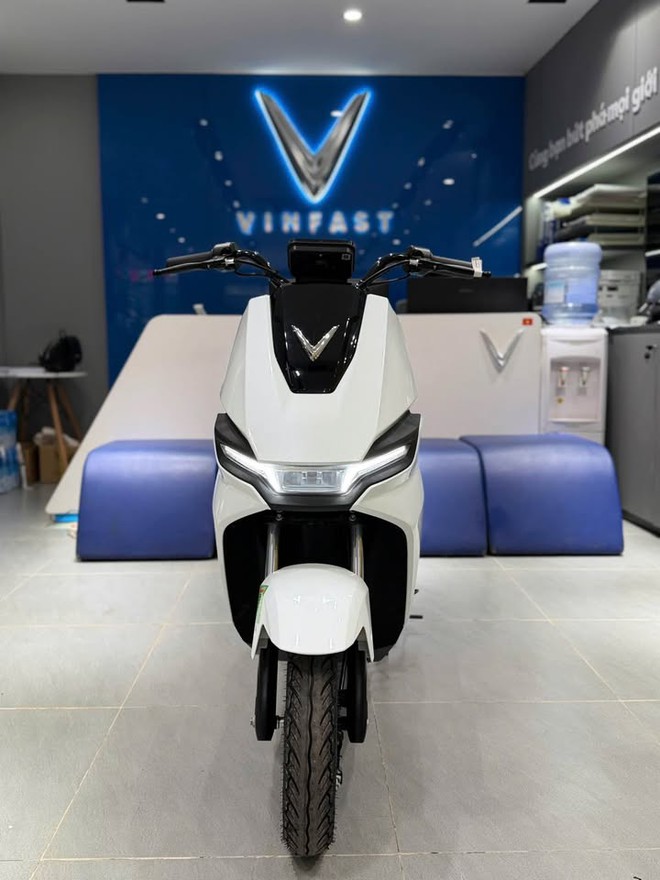 Cặp xe VinFast mới tinh giá dưới 20 triệu vừa ra mắt, 10 ngày sau đã về đại lý: Giá thực tế rẻ hơn nữa- Ảnh 7.
