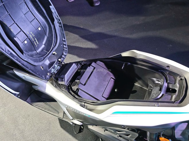 Cận cảnh Yamaha NVX phi&ecirc;n bản chạy điện- Ảnh 8.