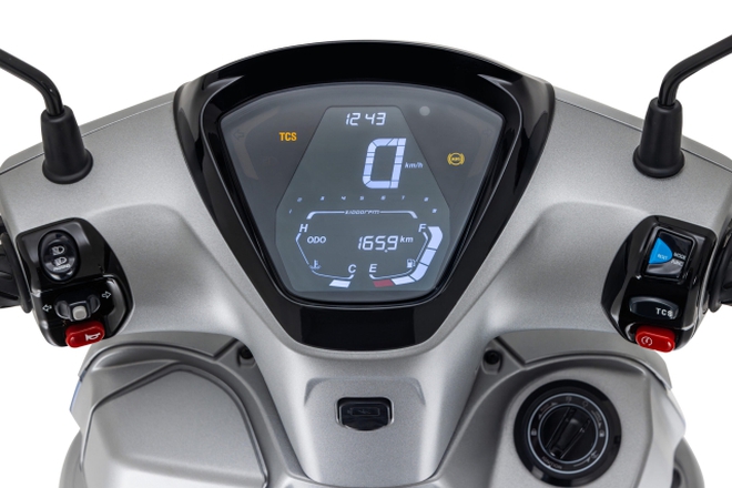 Hãng xây nhà máy ở Bình Dương ra mắt xe tay ga hybrid đầu tiên: phanh ABS, siêu tiết kiệm xăng, đe dọa thay thế Honda SH125- Ảnh 4. Hãng xây nhà máy ở Bình Dương ra mắt xe tay ga hybrid đầu tiên: phanh ABS, siêu tiết kiệm xăng, đe dọa thay thế Honda SH125- Ảnh 4.