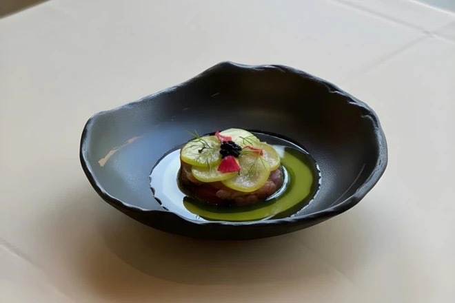 Khách Tây lạy chủ quán ở Hà Nội vì bán đồ ăn quá ngon: Vị khách gọi 12 món- Ảnh 4.