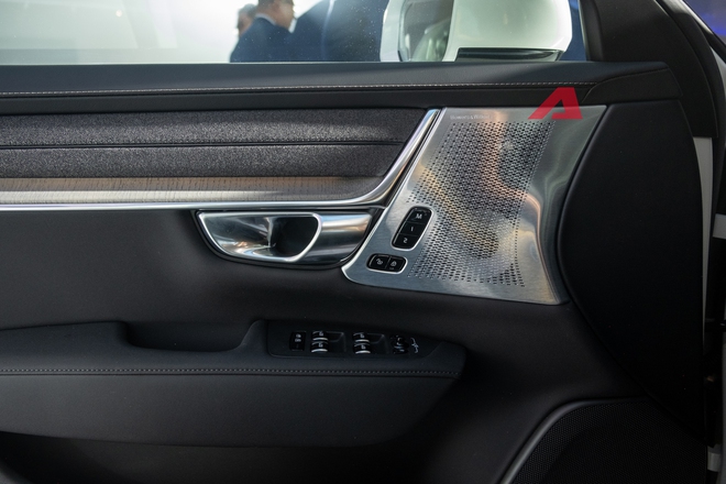 Chi tiết Volvo S90 mới vừa ra mắt Việt Nam: 2,75 tỷ đồng, rẻ hơn gần 150 triệu, thiết kế đẹp lên trông thấy, có màn hình Google- Ảnh 13.