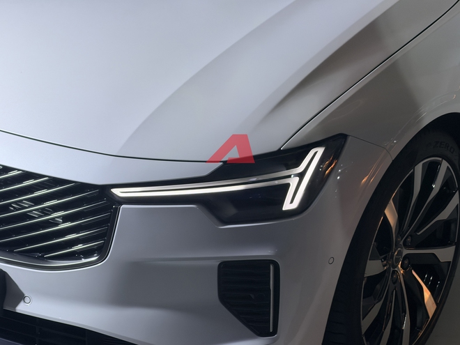 Chi tiết Volvo S90 mới vừa ra mắt Việt Nam: 2,75 tỷ đồng, rẻ hơn gần 150 triệu, thiết kế đẹp lên trông thấy, có màn hình Google- Ảnh 4.