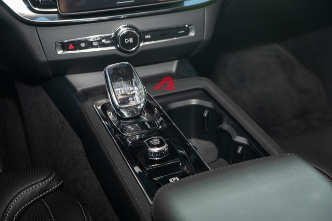 Chi tiết Volvo S90 mới vừa ra mắt Việt Nam: 2,75 tỷ đồng, rẻ hơn gần 150 triệu, thiết kế đẹp lên trông thấy, có màn hình Google- Ảnh 14.