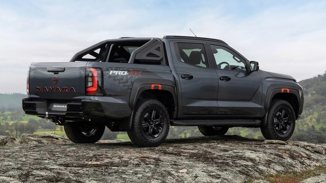 Nissan Navara ra mắt: 'Ruột' Mitsubishi Triton, thiết kế khác biệt, bản Pro4X cực ngầu cạnh tranh Ranger- Ảnh 6. Nissan Navara ra mắt: 'Ruột' Mitsubishi Triton, thiết kế khác biệt, bản Pro4X cực ngầu cạnh tranh Ranger- Ảnh 6.
