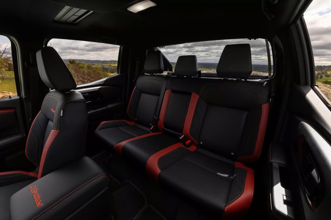 Nissan Navara ra mắt: 'Ruột' Mitsubishi Triton, thiết kế khác biệt, bản Pro4X cực ngầu cạnh tranh Ranger- Ảnh 10. Nissan Navara ra mắt: 'Ruột' Mitsubishi Triton, thiết kế khác biệt, bản Pro4X cực ngầu cạnh tranh Ranger- Ảnh 10.